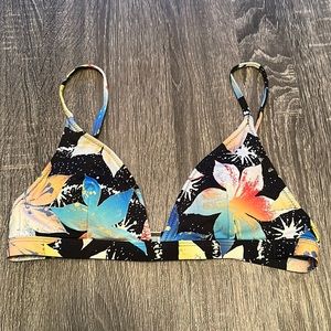 Quicksilver Bikini Top 3/$15